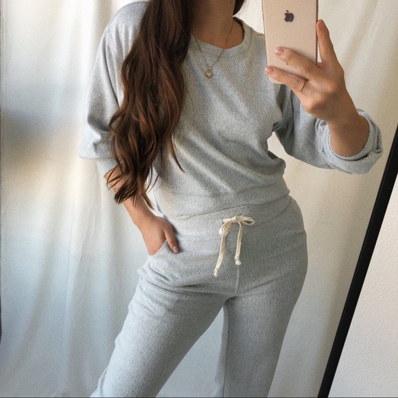 Season’s label Tops - BOGO⭐️Last L—Lounge Set Sweatshirt +Jogger pants